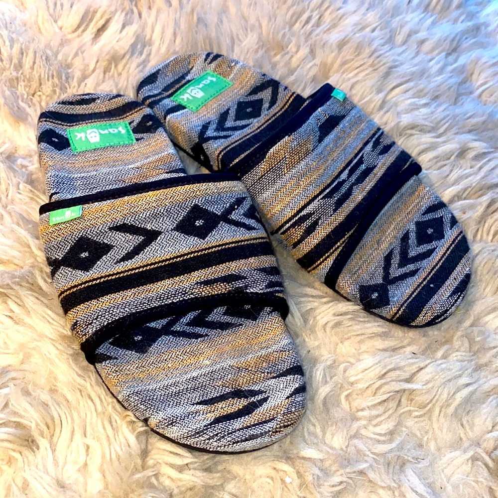 Sanuk Black & Tan Furreal Slides